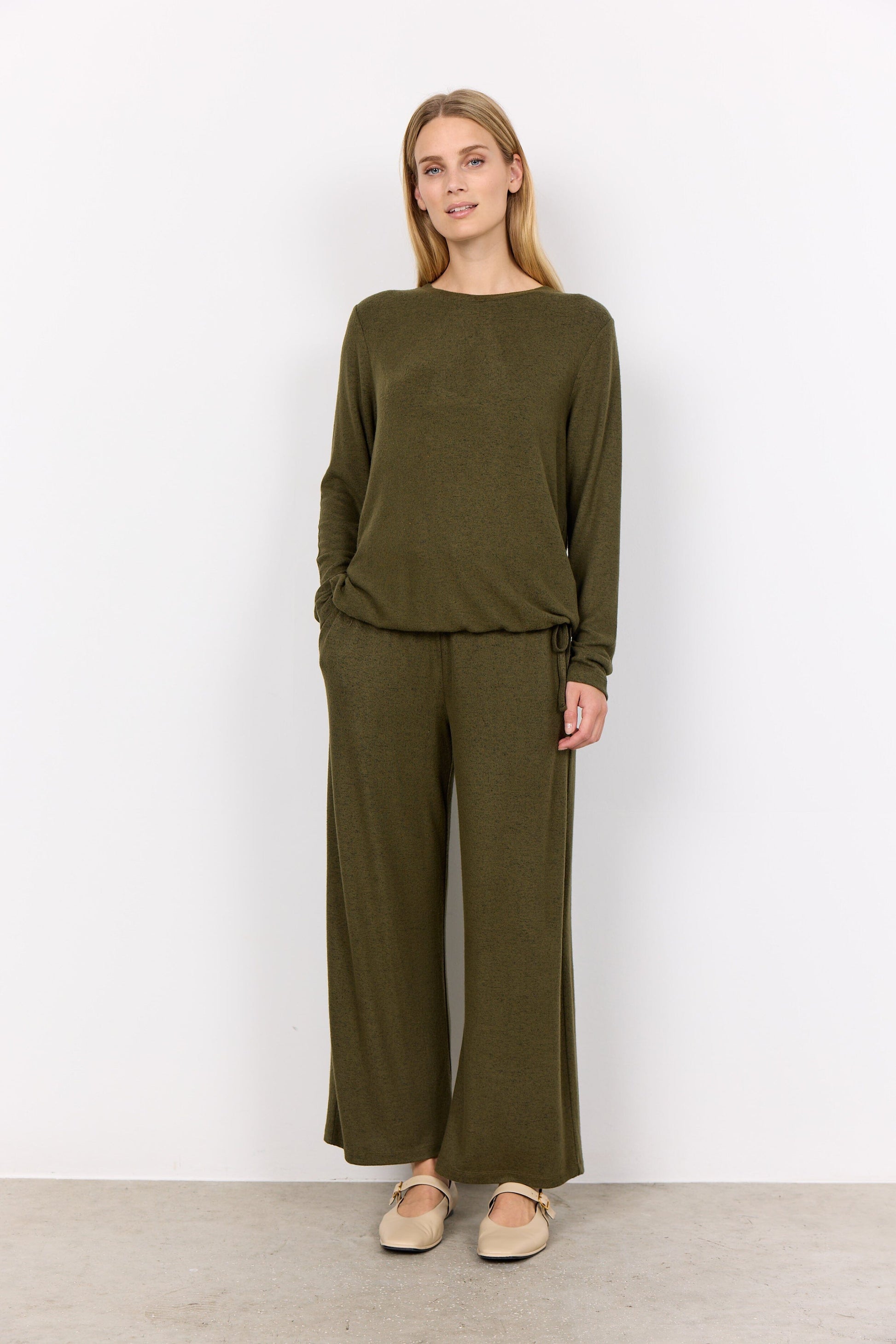 Biara Jumper | Olive Blouse Soya Concept 