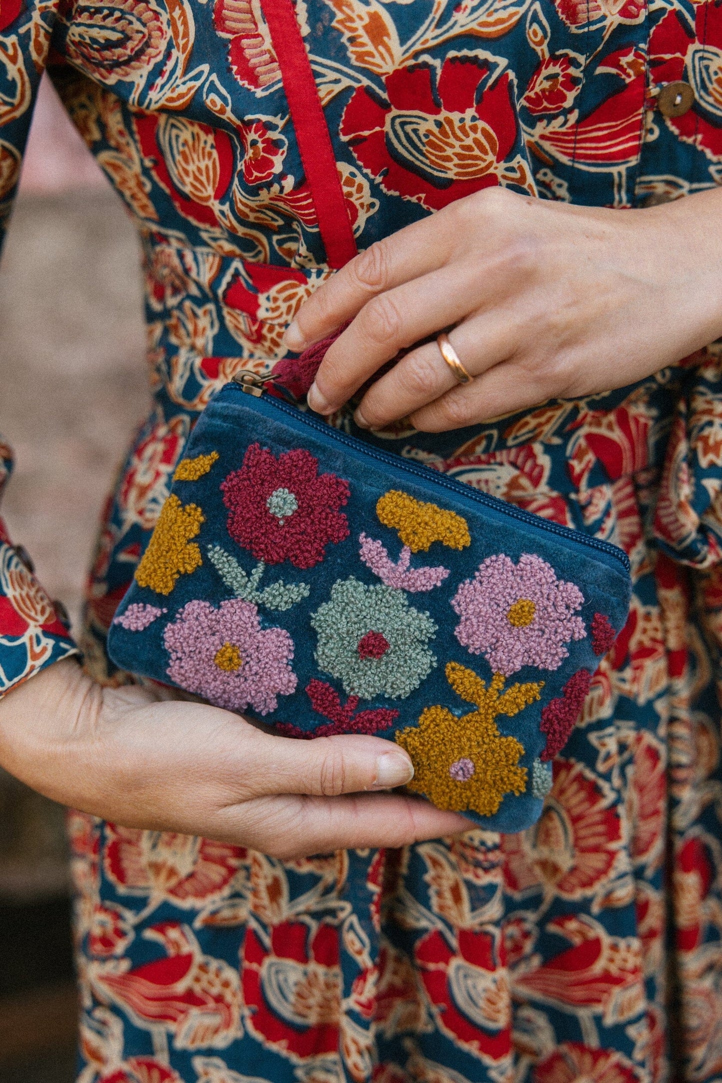 Multiflower Pouch | Navy Pouch Pink Lemons 