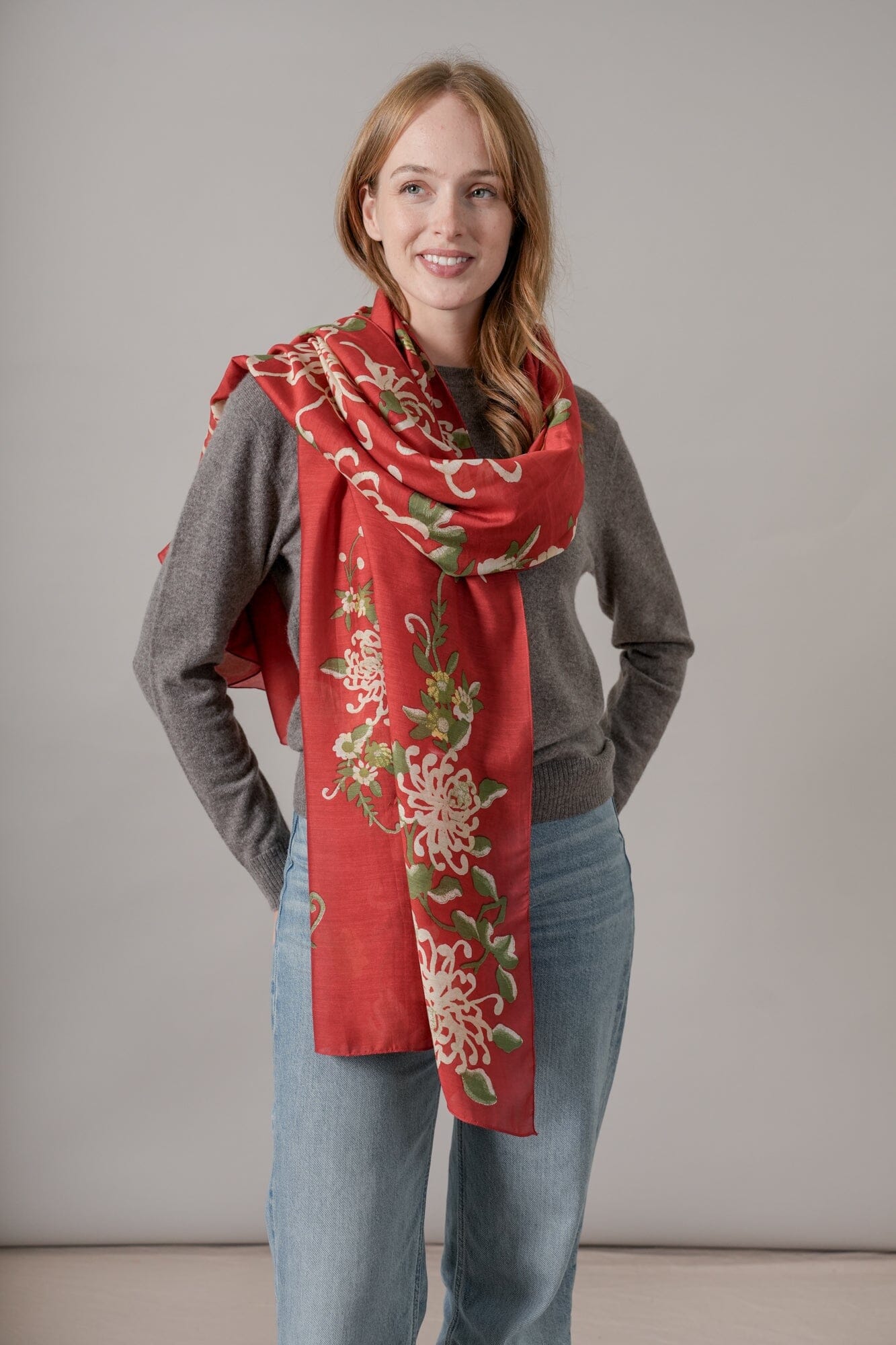 Scarf | Chrysanthemum | Red Scarves One Hundred Stars 