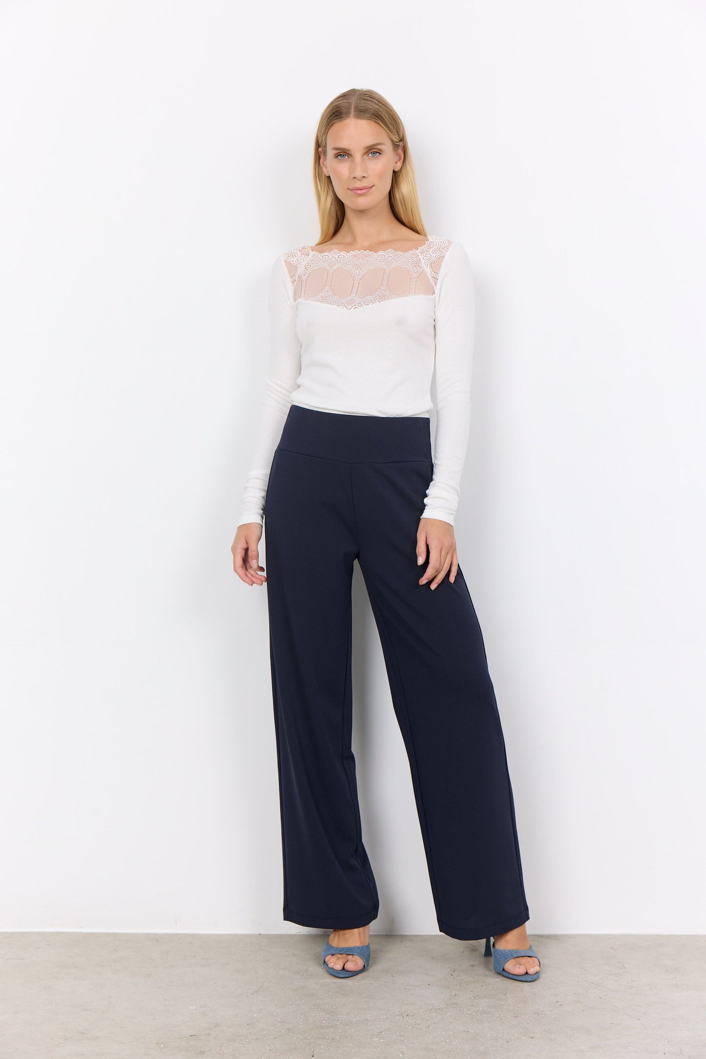 Siham Wide Pants | Navy Pants Soya Concept 