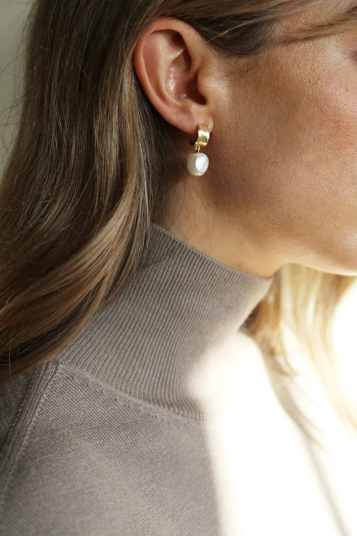 Freshwater Pearl Earrings | Gold Earrings Tutti & Co 